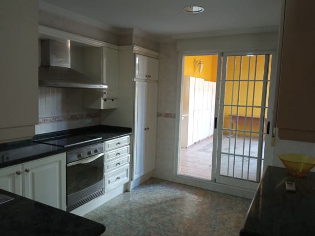 4 sypialnia Dom na sprzedaż w Salem - 145 000 € (Ref: 8232816)