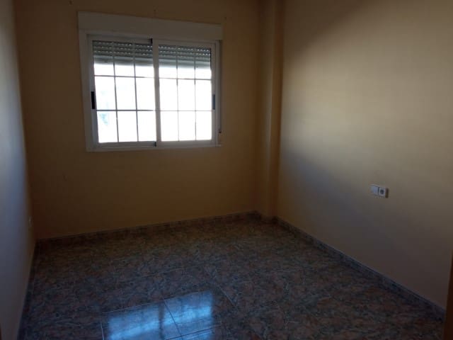 4 sypialnia Dom na sprzedaż w Salem - 145 000 € (Ref: 8232816)