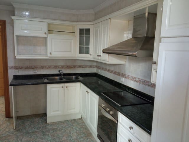 4 sypialnia Dom na sprzedaż w Salem - 145 000 € (Ref: 8232816)