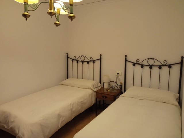 7 soveværelse Byhus til salg i La Drova med swimmingpool - € 319.000 (Ref: 8327134)