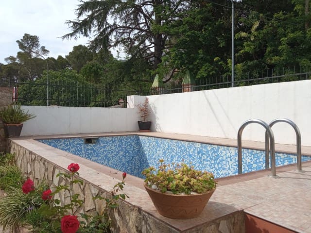 7 soveværelse Byhus til salg i La Drova med swimmingpool - € 319.000 (Ref: 8327134)