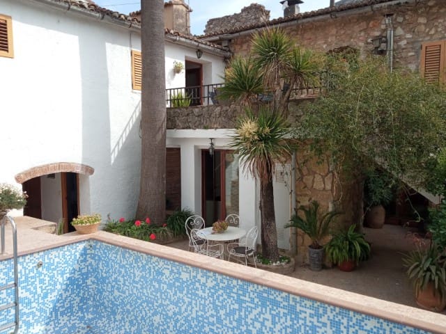 7 soveværelse Byhus til salg i La Drova med swimmingpool - € 319.000 (Ref: 8327134)