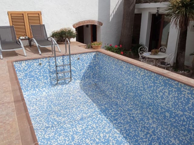 7 soveværelse Byhus til salg i La Drova med swimmingpool - € 319.000 (Ref: 8327134)