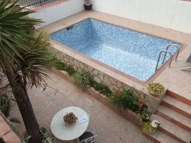 7 soveværelse Byhus til salg i La Drova med swimmingpool - € 319.000 (Ref: 8327134)