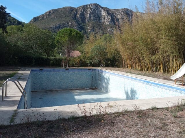 4 soveværelse Villa til salg i La Drova med swimmingpool - € 569.000 (Ref: 8552567)