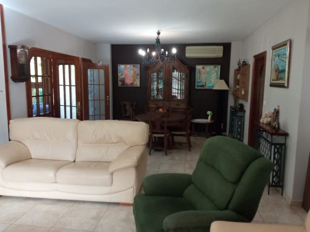 4 soveværelse Villa til salg i La Drova med swimmingpool - € 569.000 (Ref: 8552567)