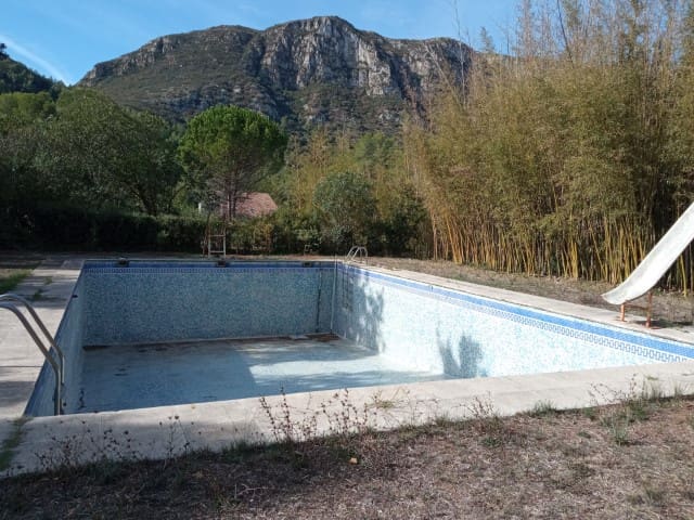 4 soveværelse Villa til salg i La Drova med swimmingpool - € 569.000 (Ref: 8552567)