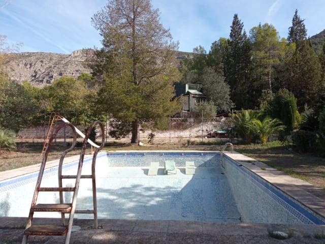 4 soveværelse Villa til salg i La Drova med swimmingpool - € 569.000 (Ref: 8552567)