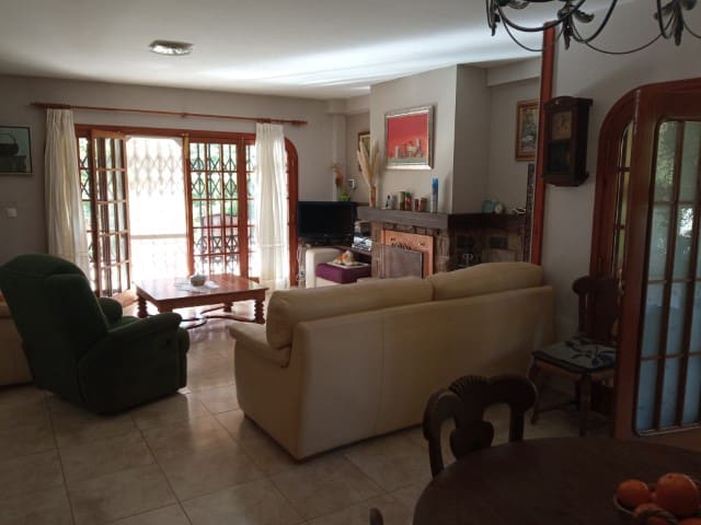 4 soveværelse Villa til salg i La Drova med swimmingpool - € 569.000 (Ref: 8552567)