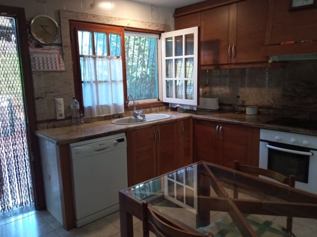 4 soveværelse Villa til salg i La Drova med swimmingpool - € 569.000 (Ref: 8552567)