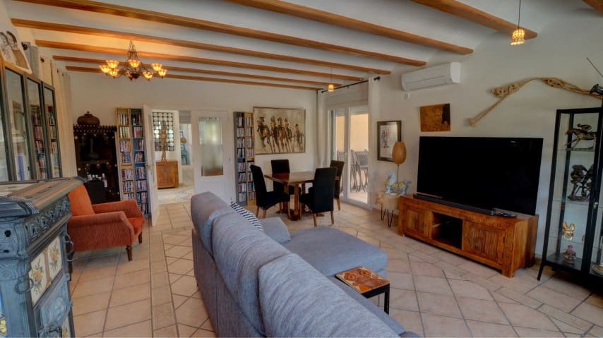 4 soveværelse Villa til salg i La Drova med swimmingpool - € 445.000 (Ref: 8816579)