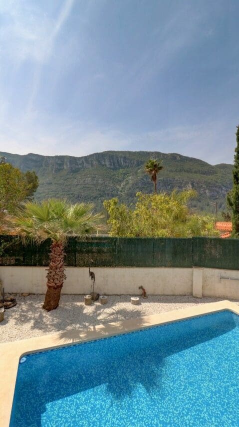 4 Zimmer Villa zu verkaufen in La Drova mit Pool - 445.000 € (Ref: 8816579)