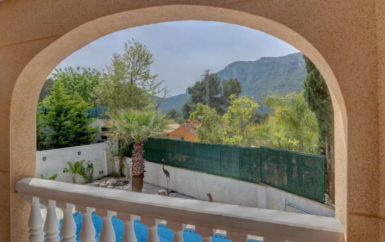 4 Zimmer Villa zu verkaufen in La Drova mit Pool - 445.000 € (Ref: 8816579)
