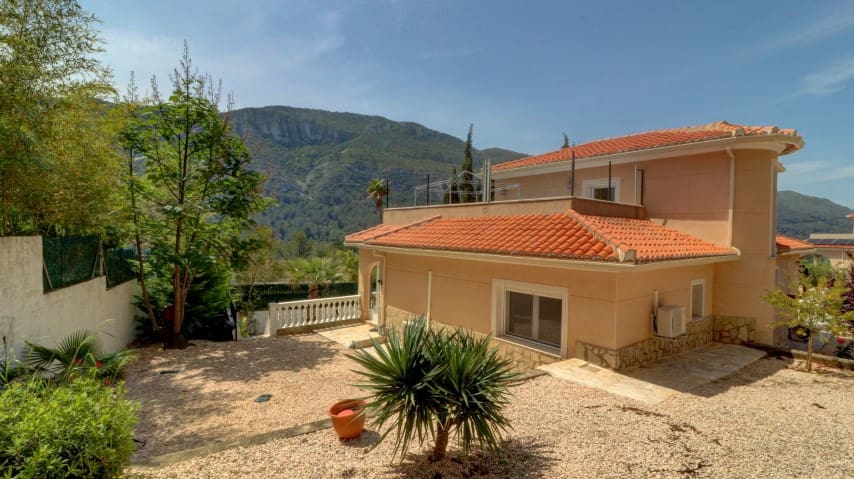 4 Zimmer Villa zu verkaufen in La Drova mit Pool - 445.000 € (Ref: 8816579)