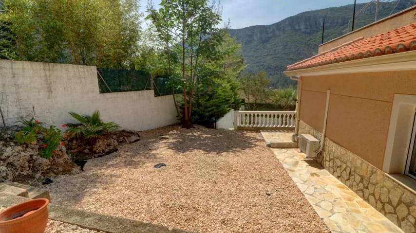 4 Zimmer Villa zu verkaufen in La Drova mit Pool - 445.000 € (Ref: 8816579)