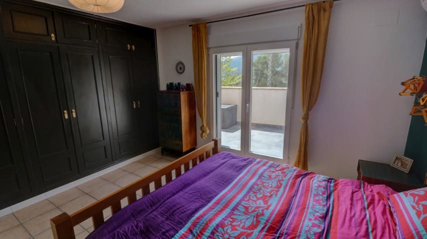 4 Zimmer Villa zu verkaufen in La Drova mit Pool - 445.000 € (Ref: 8816579)