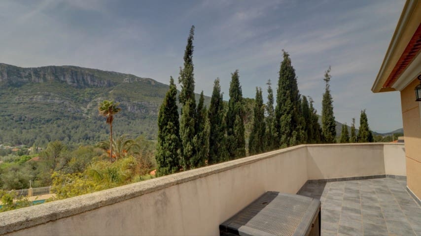 4 Zimmer Villa zu verkaufen in La Drova mit Pool - 445.000 € (Ref: 8816579)