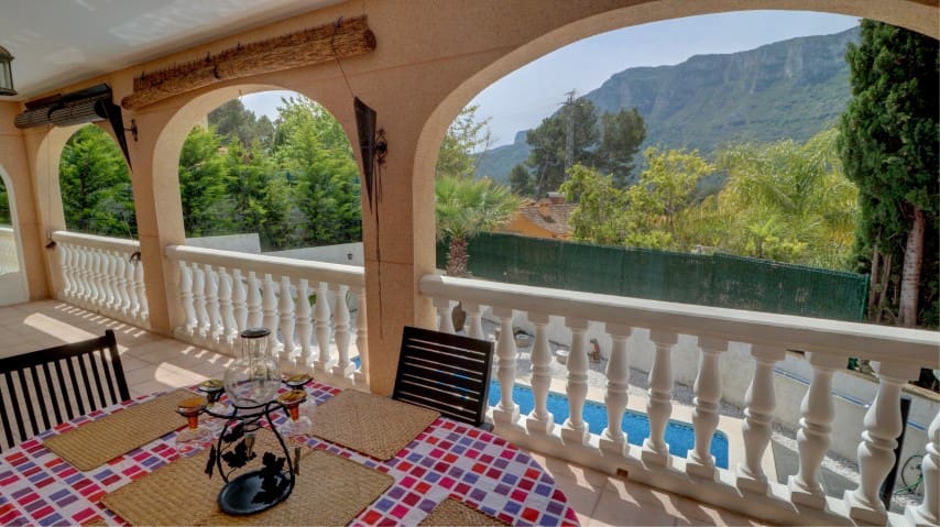 4 Zimmer Villa zu verkaufen in La Drova mit Pool - 445.000 € (Ref: 8816579)