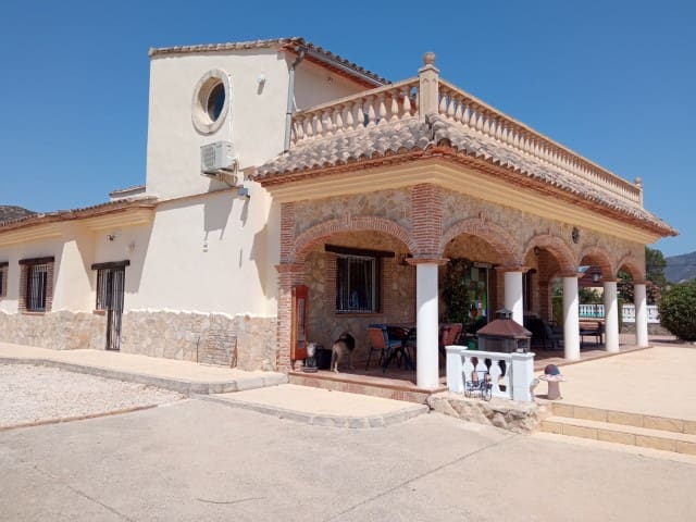 4 soveværelse Villa til salg i Barxeta med swimmingpool - € 425.000 (Ref: 9037658)