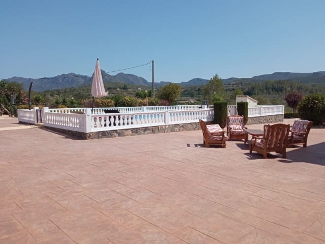 4 soveværelse Villa til salg i Barxeta med swimmingpool - € 425.000 (Ref: 9037658)