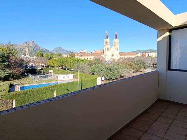 4 bedroom Townhouse for sale in Gandia - € 335,000 (Ref: 9497932)