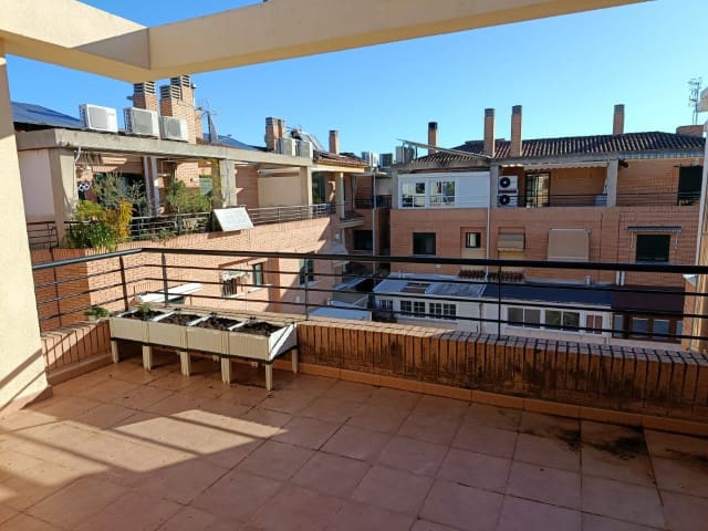 4 bedroom Townhouse for sale in Gandia - € 335,000 (Ref: 9497932)