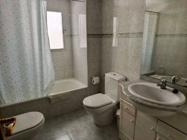 4 bedroom Apartment for sale in Gandia - € 195,000 (Ref: 9875570)