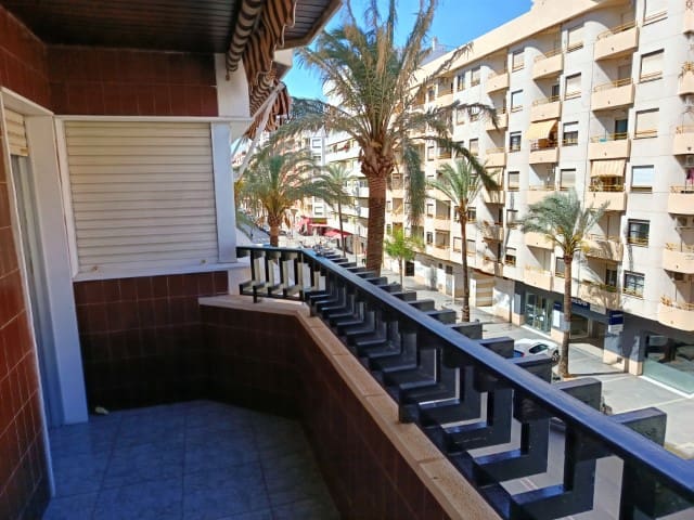 4 bedroom Apartment for sale in Gandia - € 195,000 (Ref: 9875570)
