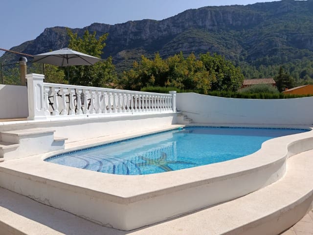 5 quarto Moradia para venda em La Drova com piscina garagem - 495 000 € (Ref: 9999495)