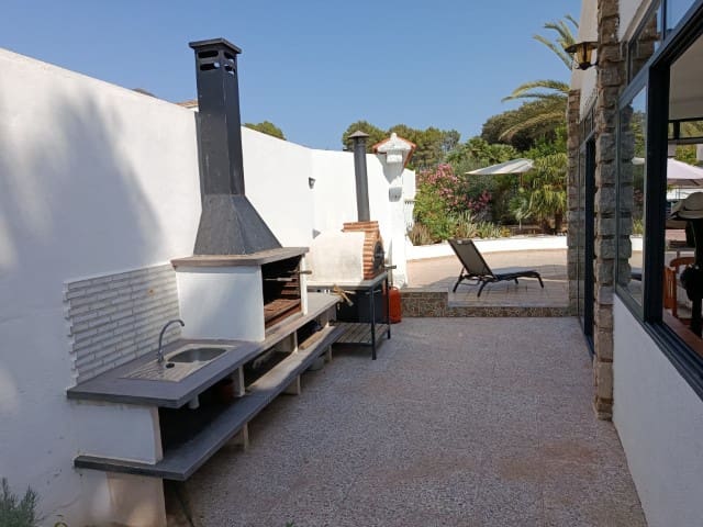 5 quarto Moradia para venda em La Drova com piscina garagem - 495 000 € (Ref: 9999495)