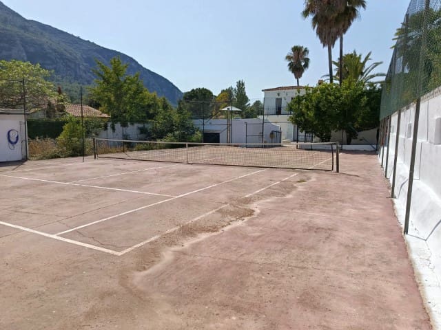 5 quarto Moradia para venda em La Drova com piscina garagem - 495 000 € (Ref: 9999495)