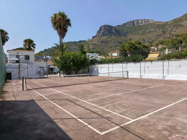 5 quarto Moradia para venda em La Drova com piscina garagem - 495 000 € (Ref: 9999495)