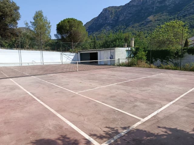 5 quarto Moradia para venda em La Drova com piscina garagem - 495 000 € (Ref: 9999495)