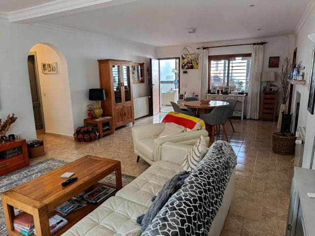 5 quarto Moradia para venda em La Drova com piscina garagem - 495 000 € (Ref: 9999495)