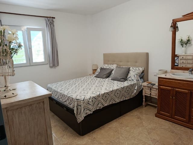 5 quarto Moradia para venda em La Drova com piscina garagem - 495 000 € (Ref: 9999495)