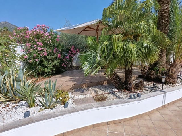 5 quarto Moradia para venda em La Drova com piscina garagem - 495 000 € (Ref: 9999495)