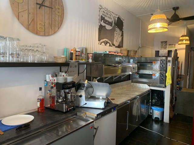 Restaurant/Bar til salg i Torremolinos - € 24.950 (Ref: 9033385)