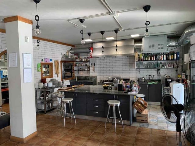Restaurant/Bar til salg i Fuengirola - € 69.950 (Ref: 9094739)