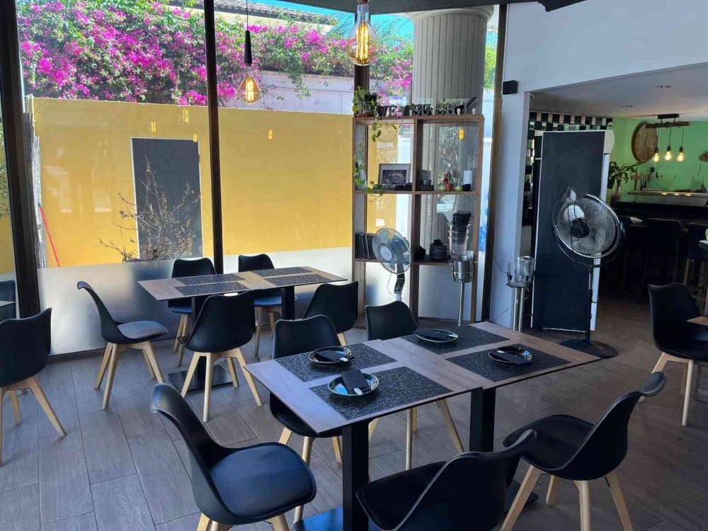 Restaurant/Bar til salg i Puerto Banus - € 89.950 (Ref: 9126251)