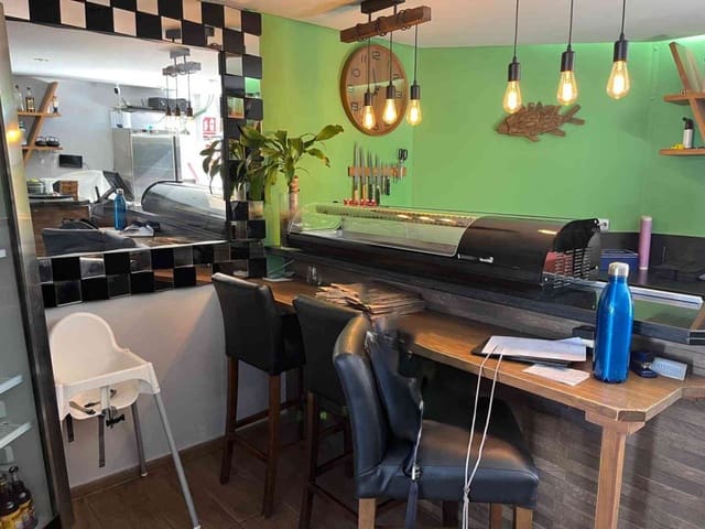 Restaurang/Bar till salu i Puerto Banus, Marbella - 89 950 € (Ref: 9126251)