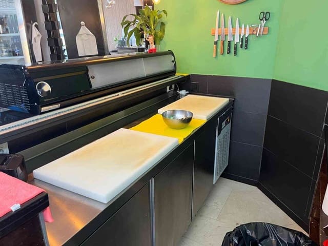 Restaurang/Bar till salu i Puerto Banus, Marbella - 89 950 € (Ref: 9126251)