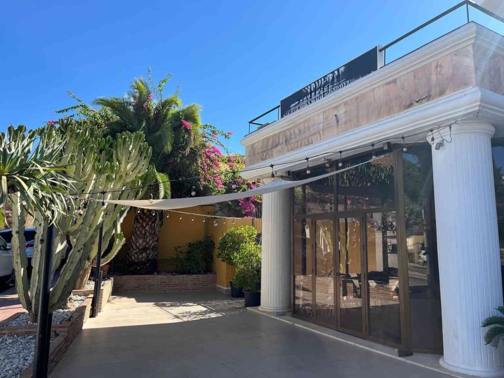 Restaurant/Bar til salg i Puerto Banus - € 89.950 (Ref: 9126251)