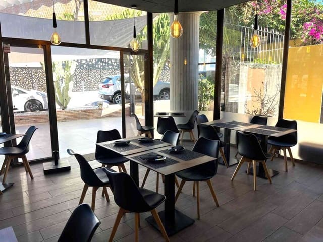Restaurang/Bar till salu i Puerto Banus, Marbella - 89 950 € (Ref: 9126251)
