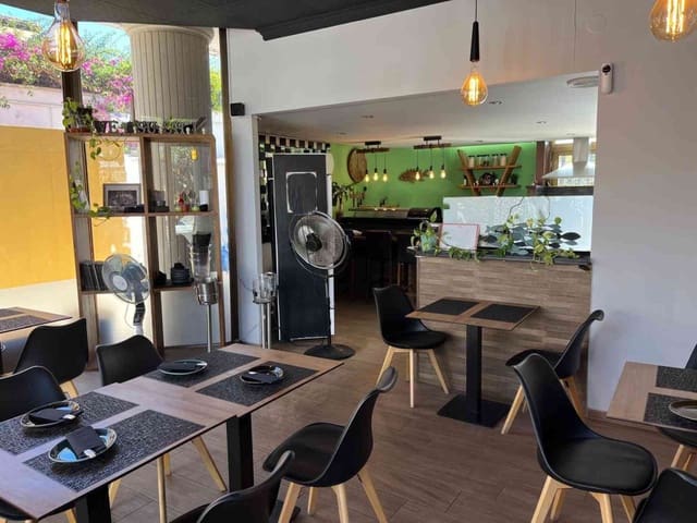 Restaurang/Bar till salu i Puerto Banus, Marbella - 89 950 € (Ref: 9126251)