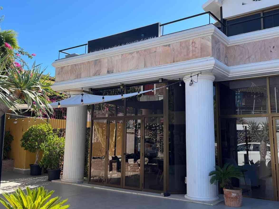 Restaurant/Bar til salg i Puerto Banus - € 89.950 (Ref: 9126251)