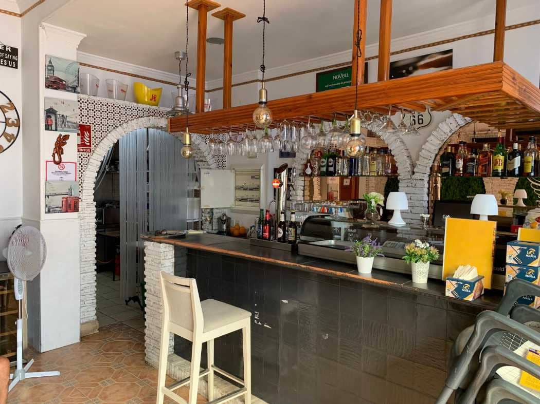 Restaurant/Bar for rent in Benalmadena - € 950 (Ref: 9523551)