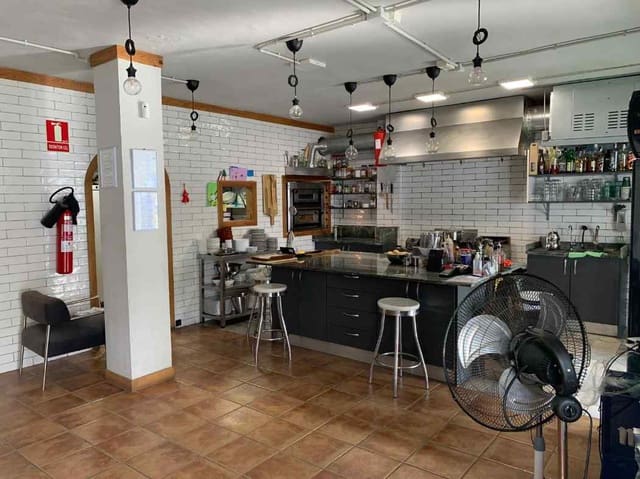 Ravintola/baari vuokrattavana paikassa Fuengirola - 600 € (Ref: 9523552)