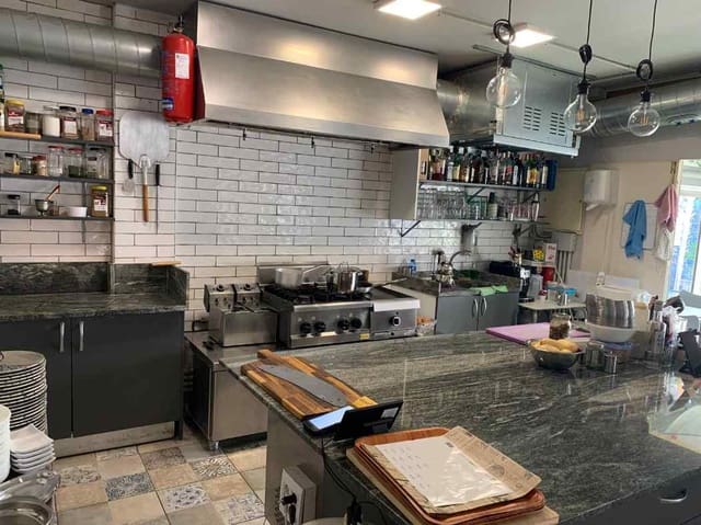 Ravintola/baari vuokrattavana paikassa Fuengirola - 600 € (Ref: 9523552)