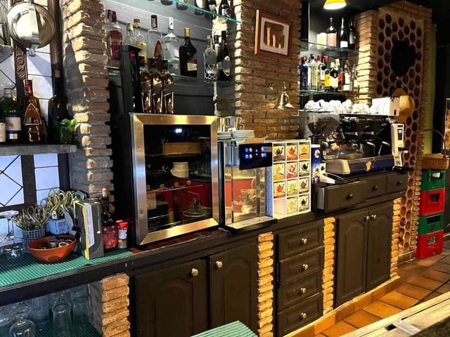 Ravintola/baari vuokrattavana paikassa Alora - 500 € (Ref: 9523563)