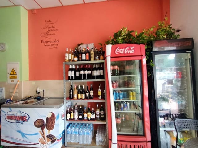 Empresa para arrendar em Benalmádena - 850 € (Ref: 9523565)